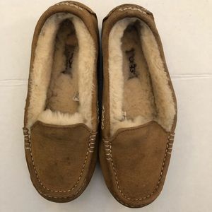 Ugg tan shoes sz 8 EUC